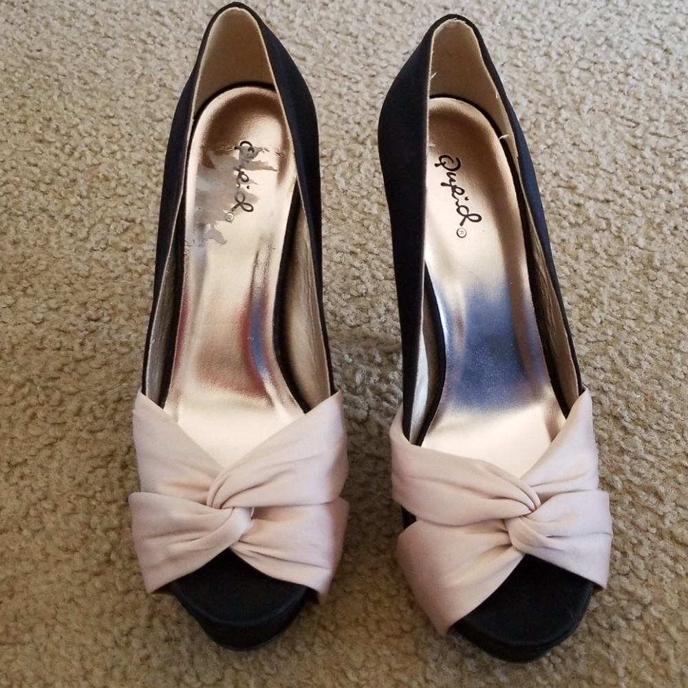 Cream and black color stiletto